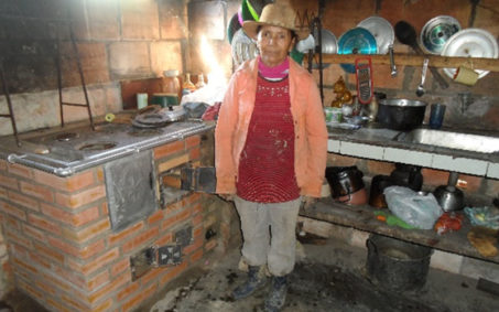 Beneficiaria del proyecto de estufas en el Cañón del Chicamocha y Antioquia Beneficiaria del proyecto en el Cañón del Chicamocha y Antioquia